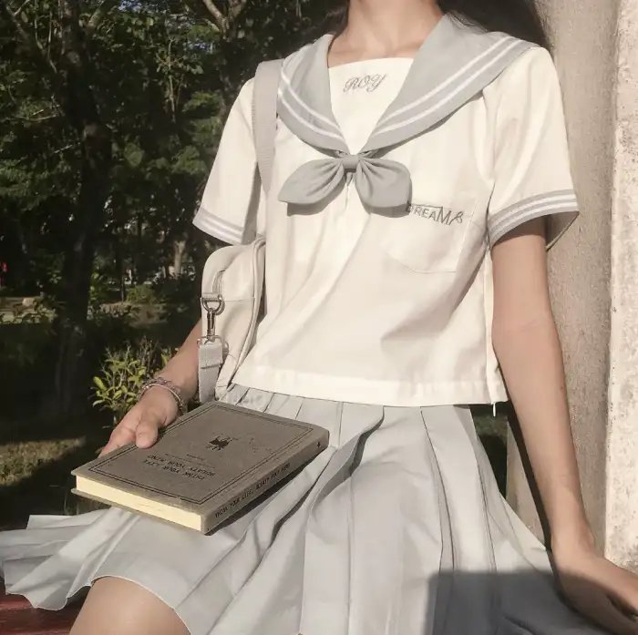绿茵春色